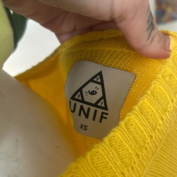 Unique UNIF XS Yellow 3 Comma Distressed Knit Sweater - Picture 4 of 6